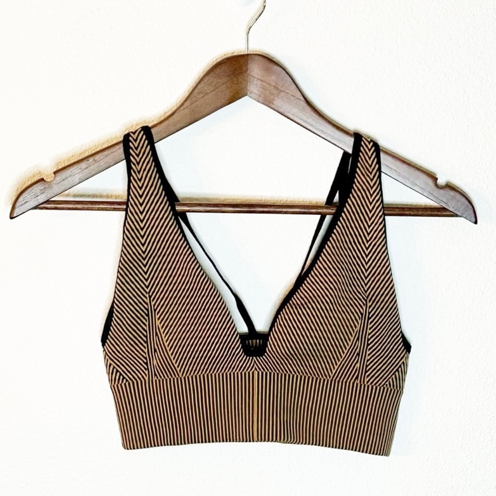Out From Under Urban Outfitters Tan and Brown Deep V Seamless Bralette Size M/L